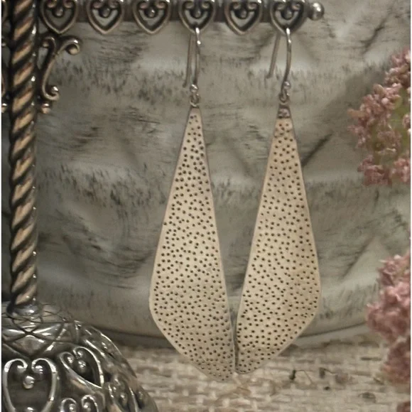 Silpada Textured Sterling Silver Geometric Earrings W1161 - Picture 8 of 11